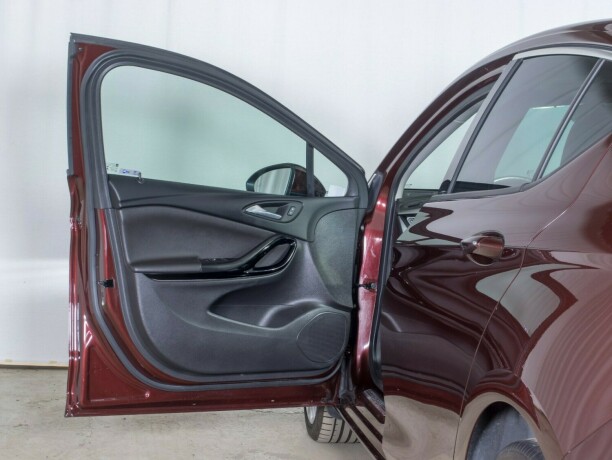 opel-astra-bensin-2018-big-18
