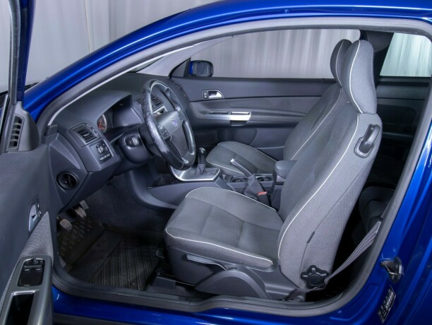 volvo-c30-diesel-2008-big-34