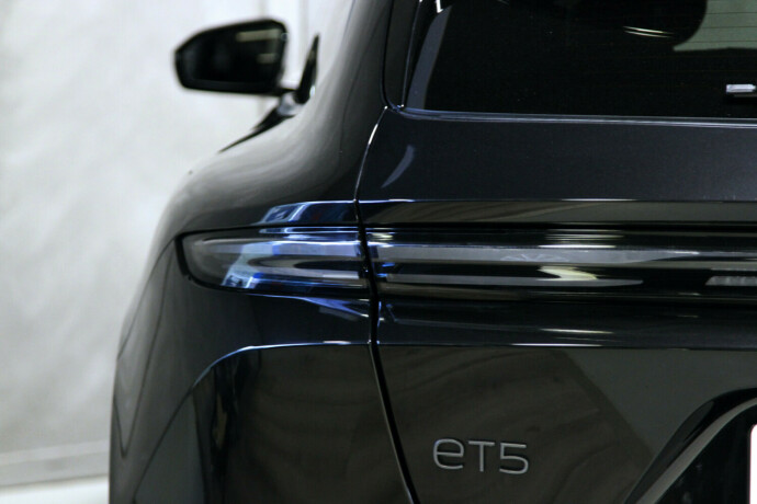 nio-et5-touring-elektrisitet-2023-big-30