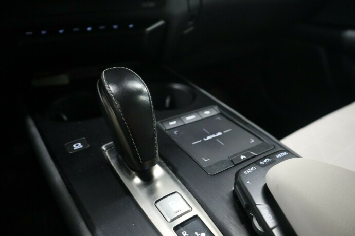 lexus-ux300e-elektrisitet-2021-big-5