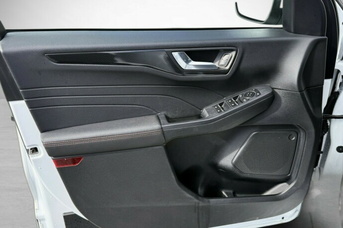 ford-kuga-elektrisitetbensin-2022-big-17