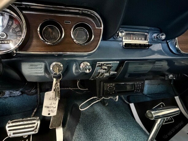 ford-mustang-bensin-1966-big-24