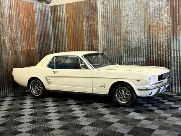 ford-mustang-bensin-1966-big-2