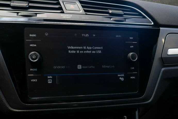 volkswagen-touran-bensin-2017-big-23