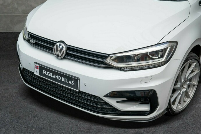 volkswagen-touran-bensin-2017-big-4