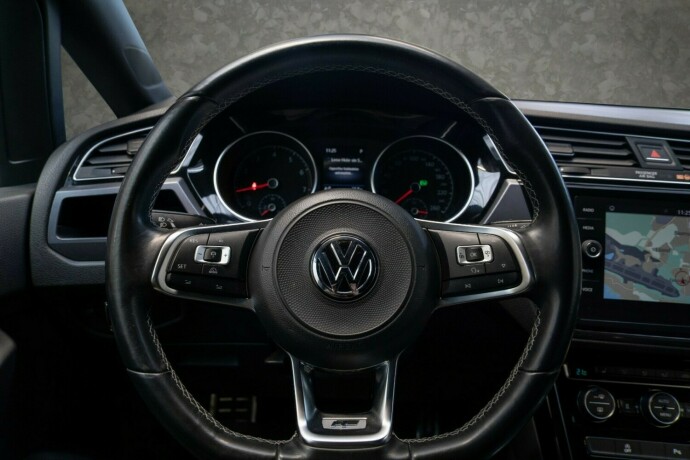 volkswagen-touran-bensin-2017-big-15