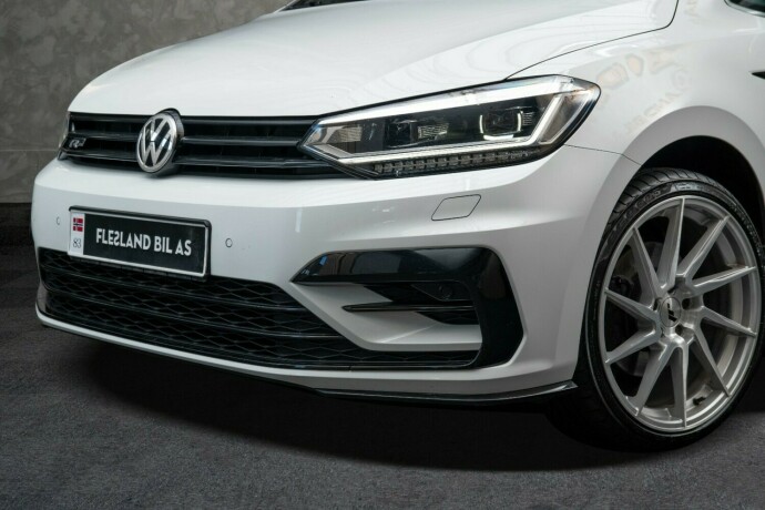 volkswagen-touran-bensin-2017-big-2