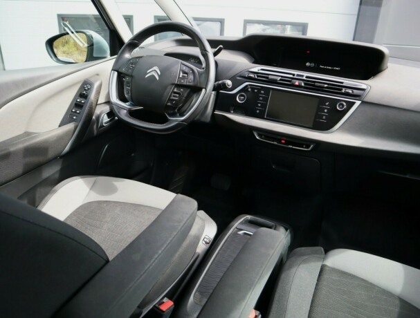 citroen-c4-picasso-diesel-2014-big-11
