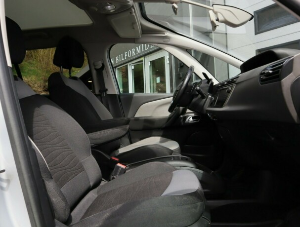 citroen-c4-picasso-diesel-2014-big-10