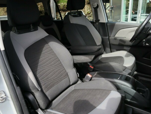 citroen-c4-picasso-diesel-2014-big-12