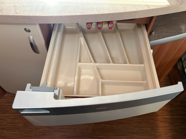 hobby-650-wfu-lav-seng-midt-p229-sittegruppe-bad-bak-perfekt-for-tur-eller-fast-meget-velholdt-2011-big-25
