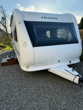 hobby-650-wfu-lav-seng-midt-p229-sittegruppe-bad-bak-perfekt-for-tur-eller-fast-meget-velholdt-2011-big-0