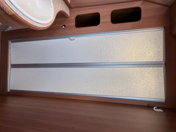 hobby-650-wfu-lav-seng-midt-p229-sittegruppe-bad-bak-perfekt-for-tur-eller-fast-meget-velholdt-2011-big-80