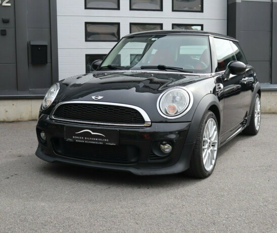 mini-cooper-bensin-2011-big-2