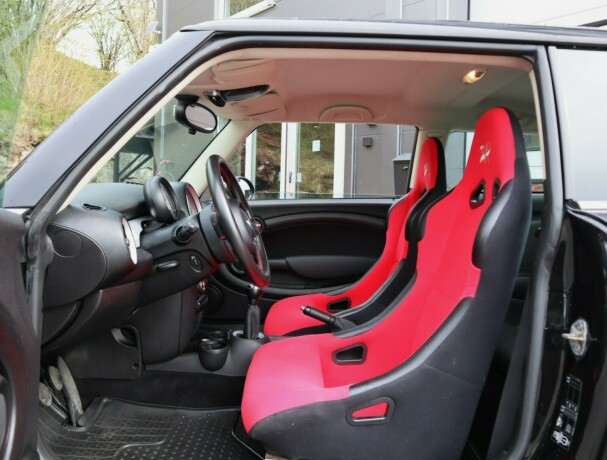 mini-cooper-bensin-2011-big-6