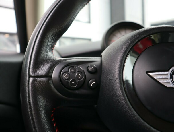 mini-cooper-bensin-2011-big-11
