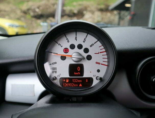 mini-cooper-bensin-2011-big-21