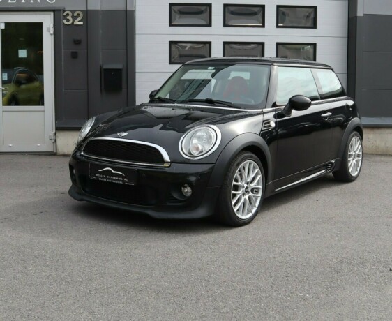 mini-cooper-bensin-2011-big-0