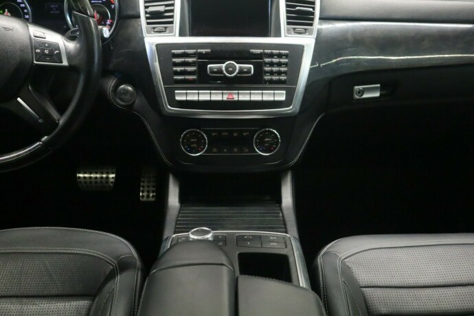mercedes-benz-gl-bensin-2014-big-22