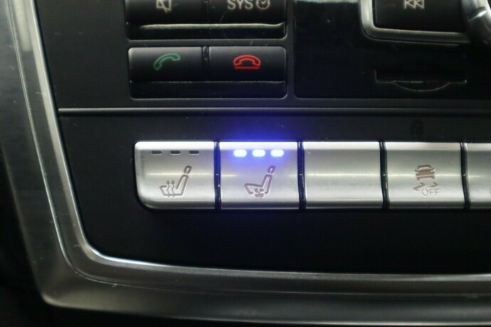 mercedes-benz-gl-bensin-2014-big-48