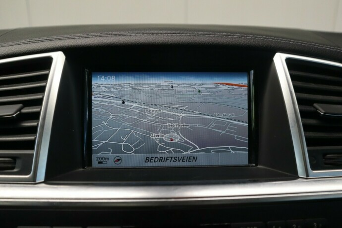 mercedes-benz-gl-bensin-2014-big-39