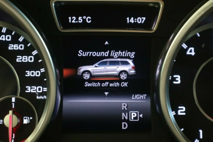 mercedes-benz-gl-bensin-2014-big-37