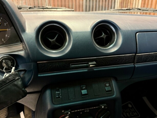 mercedes-benz-e-klasse-bensin-1981-big-24