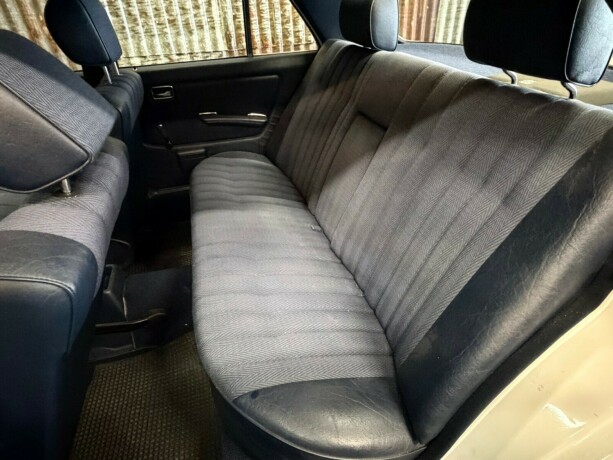 mercedes-benz-e-klasse-bensin-1981-big-34