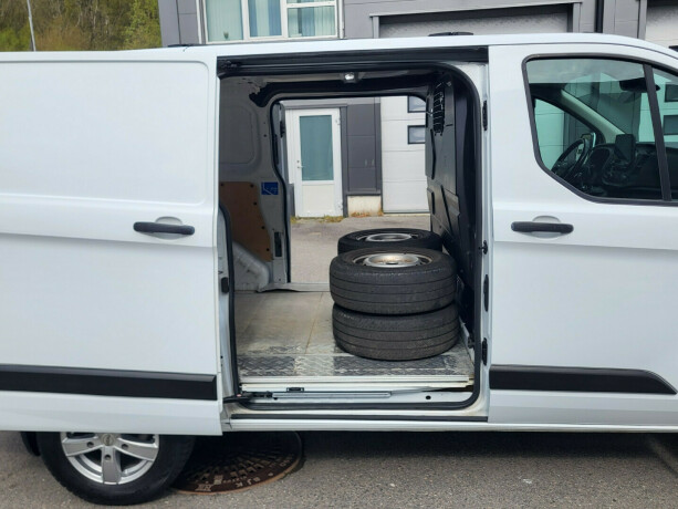 ford-transit-custom-diesel-2021-big-9