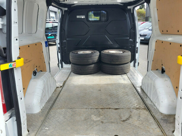 ford-transit-custom-diesel-2021-big-11
