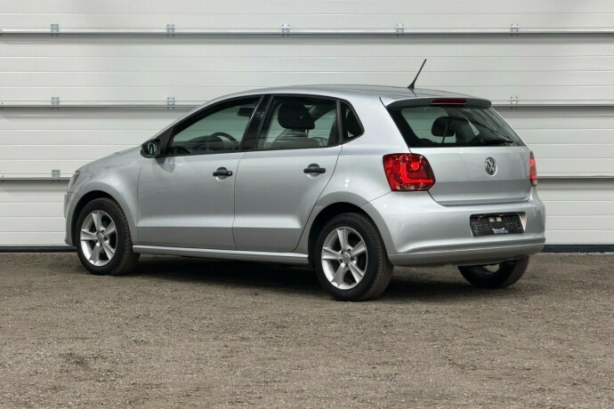 volkswagen-polo-bensin-2010-big-3