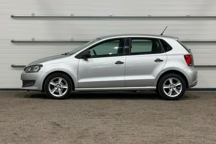 volkswagen-polo-bensin-2010-big-4
