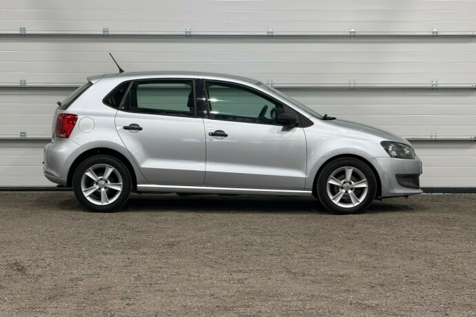 volkswagen-polo-bensin-2010-big-1