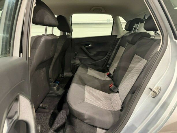 volkswagen-polo-bensin-2010-big-10