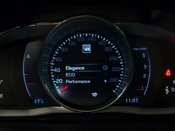 volvo-xc-70-diesel-2016-big-38