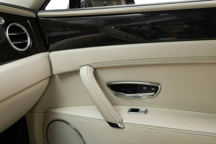 bentley-flying-spur-bensin-2014-big-11