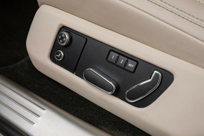 bentley-flying-spur-bensin-2014-big-16