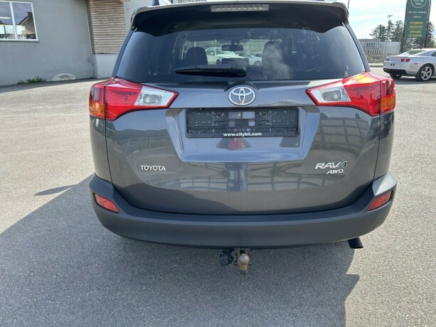 toyota-rav4-diesel-2013-big-5