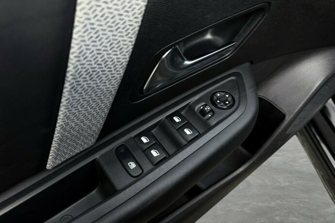 citroen-e-c4-elektrisitet-2022-big-29