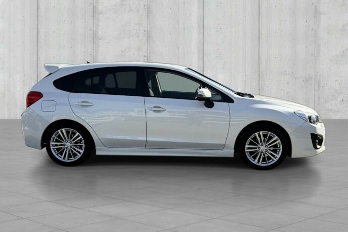 subaru-impreza-bensin-2014-big-3