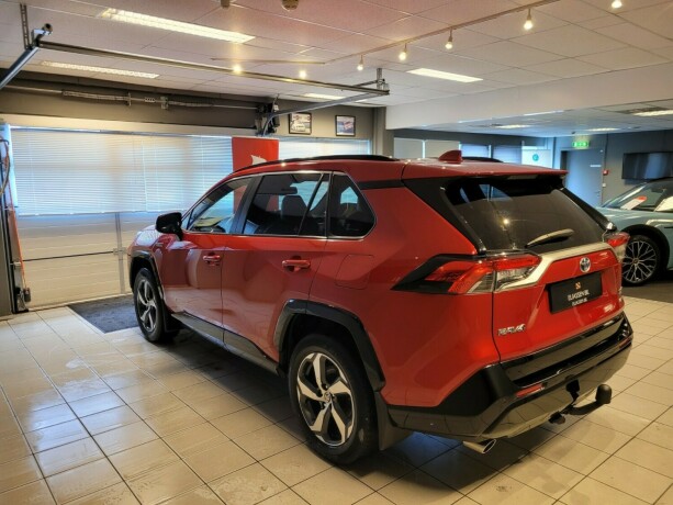 toyota-rav4-plug-in-petrol-2020-big-6