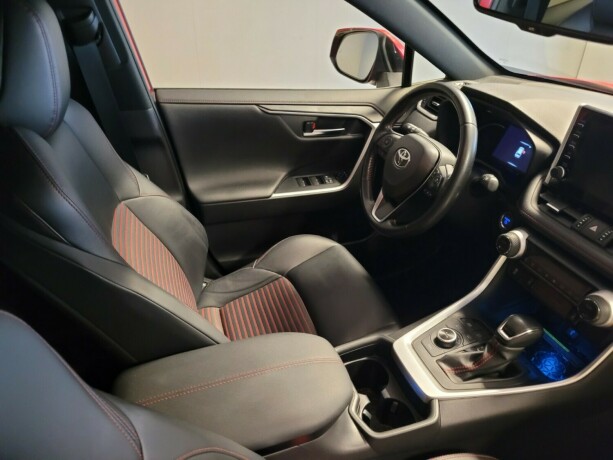 toyota-rav4-plug-in-petrol-2020-big-14