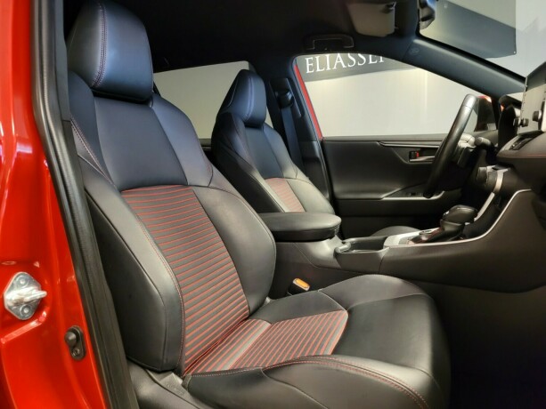 toyota-rav4-plug-in-petrol-2020-big-12