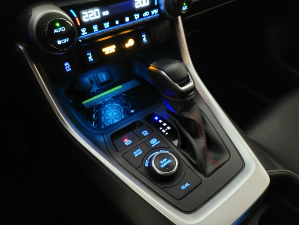 toyota-rav4-plug-in-petrol-2020-big-25