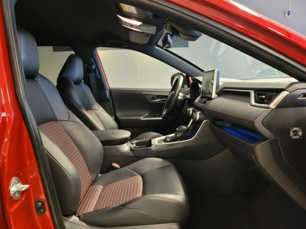 toyota-rav4-plug-in-petrol-2020-big-11