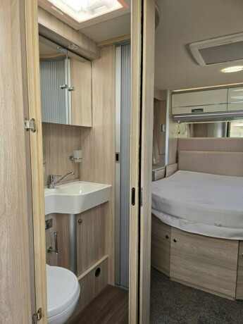 laika-ecovip-712-queensbed-senkeseng-alde-stort-kj248leskap-l-sittegruppe-diesel-2019-big-59