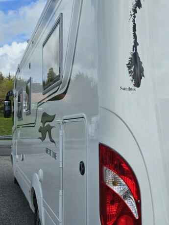 laika-ecovip-712-queensbed-senkeseng-alde-stort-kj248leskap-l-sittegruppe-diesel-2019-big-9