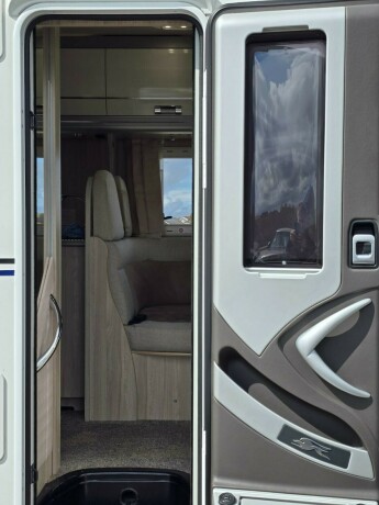 laika-ecovip-712-queensbed-senkeseng-alde-stort-kj248leskap-l-sittegruppe-diesel-2019-big-16