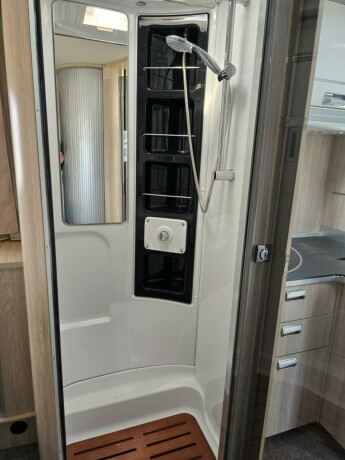 laika-ecovip-712-queensbed-senkeseng-alde-stort-kj248leskap-l-sittegruppe-diesel-2019-big-49