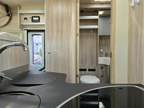 laika-ecovip-712-queensbed-senkeseng-alde-stort-kj248leskap-l-sittegruppe-diesel-2019-big-22